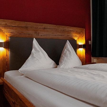 Hotel Almwirt Гаар Екстер'єр фото