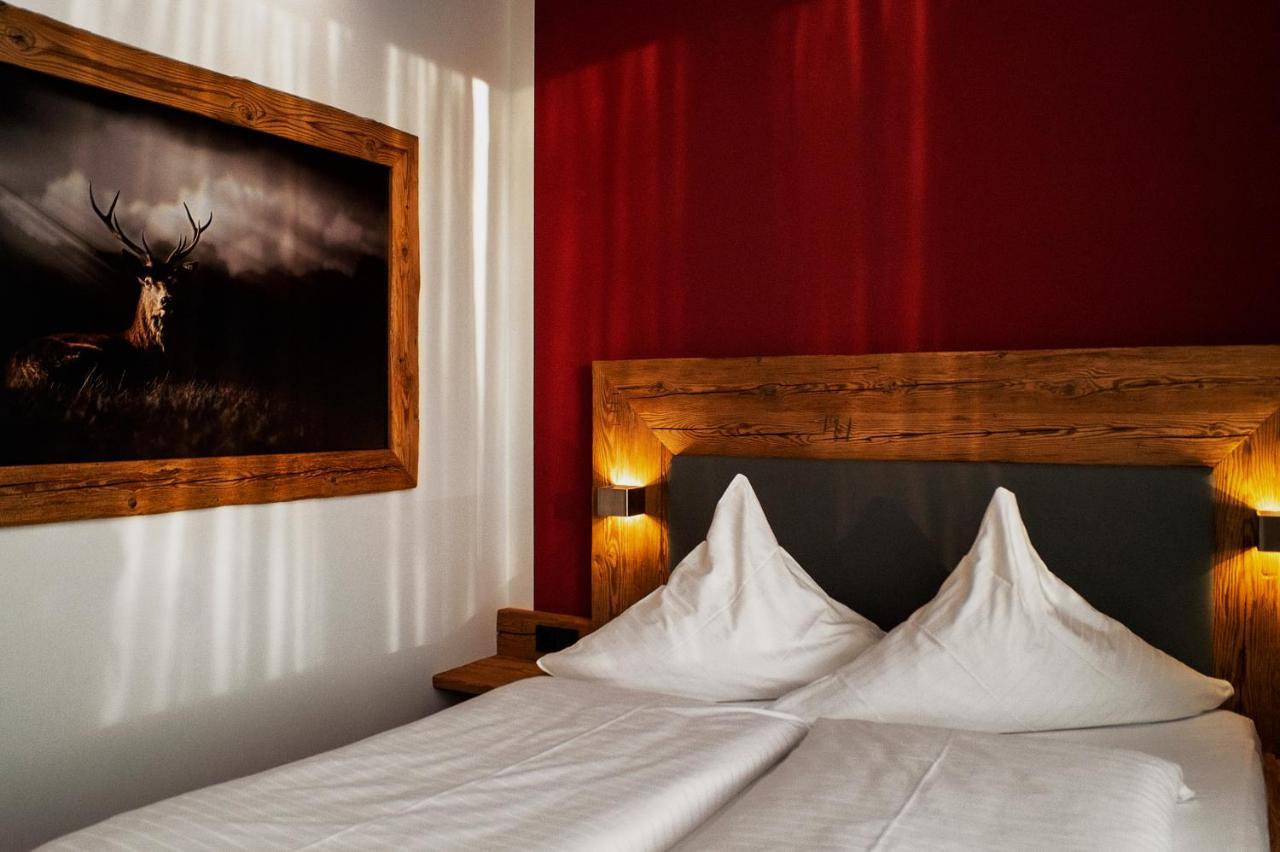 Hotel Almwirt Гаар Екстер'єр фото