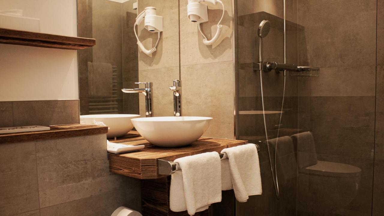 Hotel Almwirt Гаар Екстер'єр фото