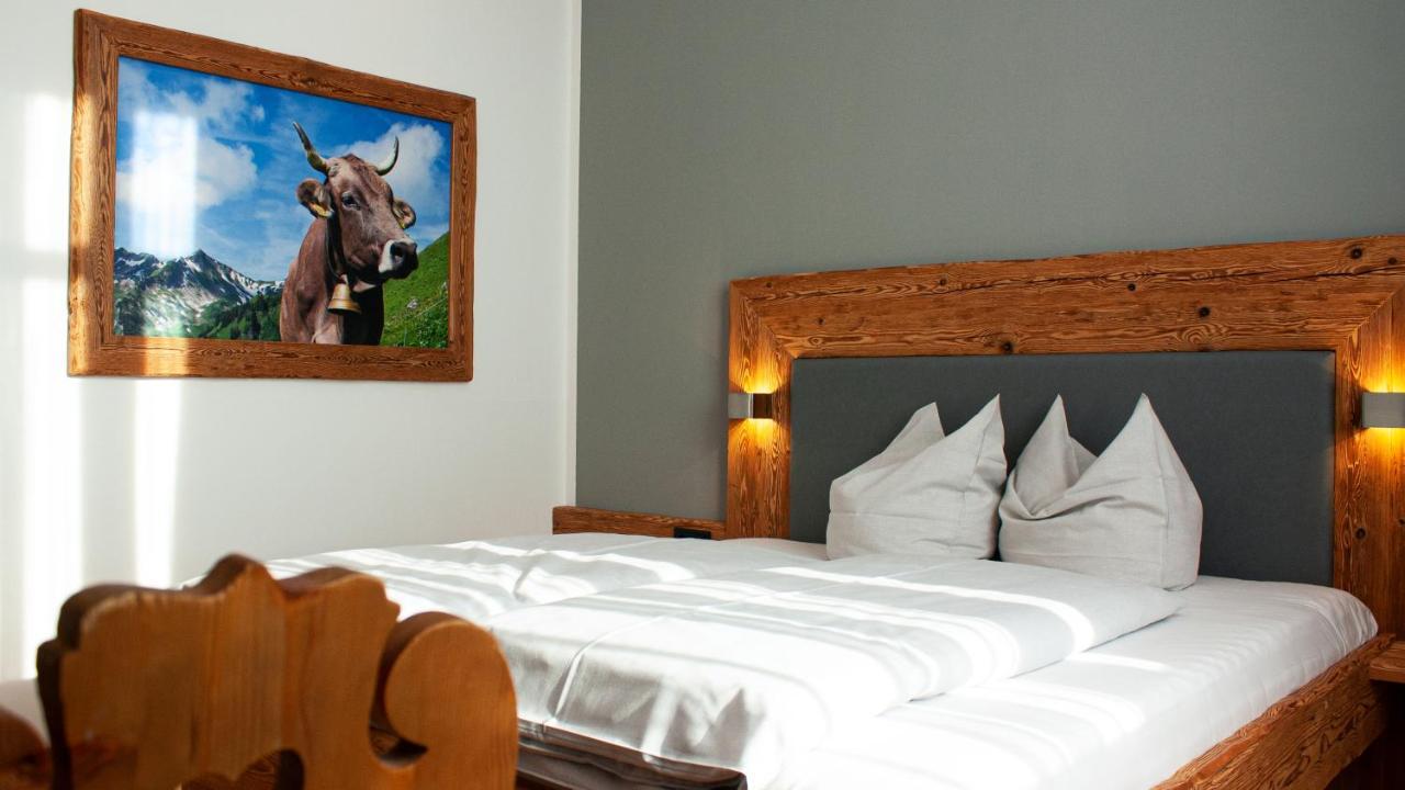 Hotel Almwirt Гаар Екстер'єр фото